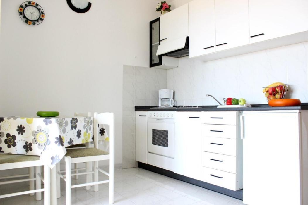 Apartments Marin Bol Bagian luar foto