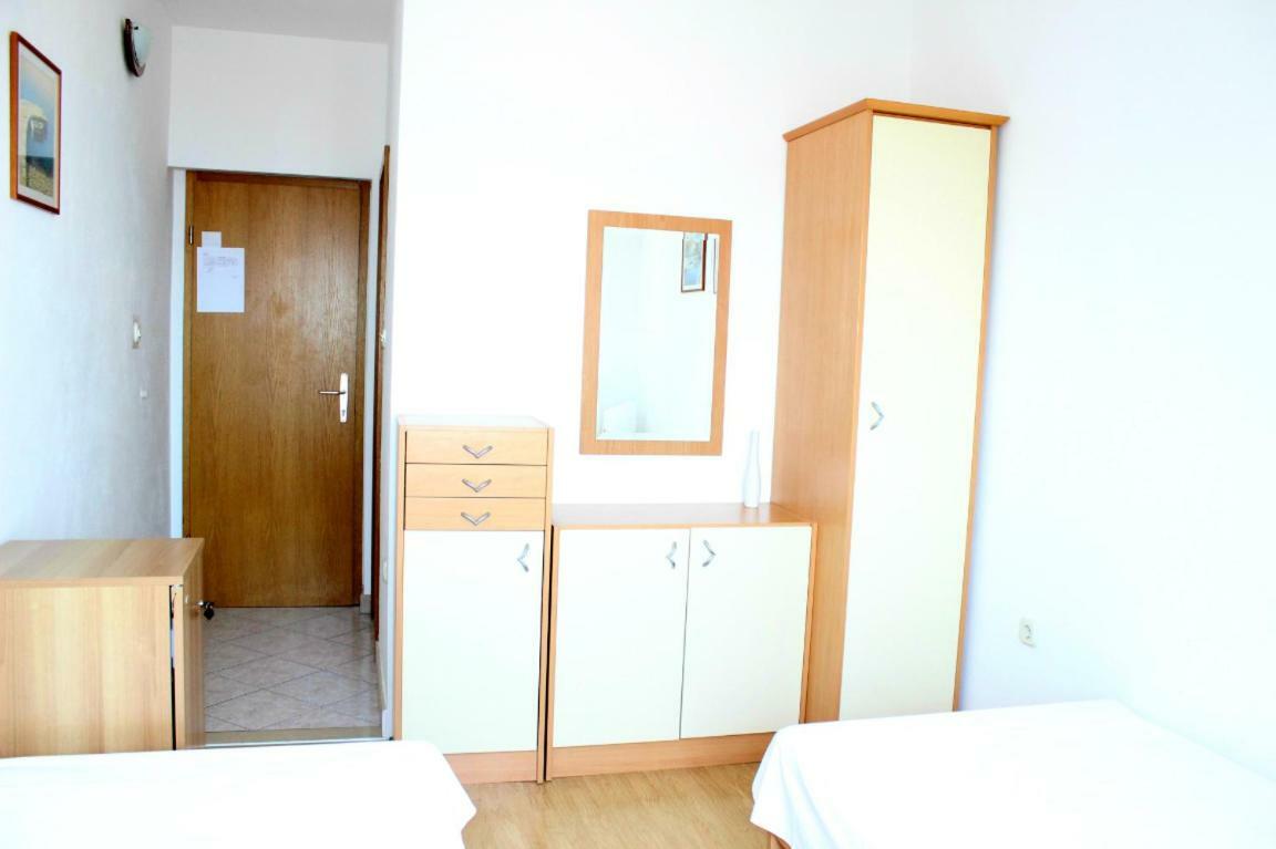 Apartments Marin Bol Bagian luar foto